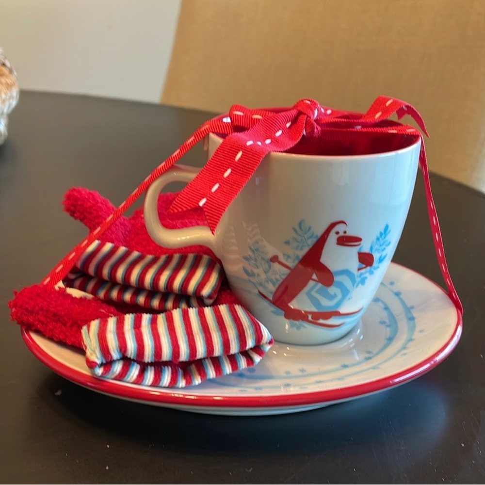 Starbucks Holiday 2007 Coffee Cup & Saucer Set Penguin Snowman Red White Blue - Picture 2 of 7